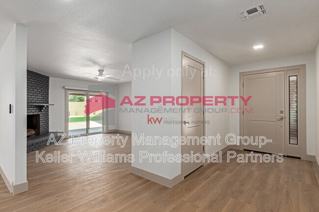Building Photo - 7660 W Palmaire Ave