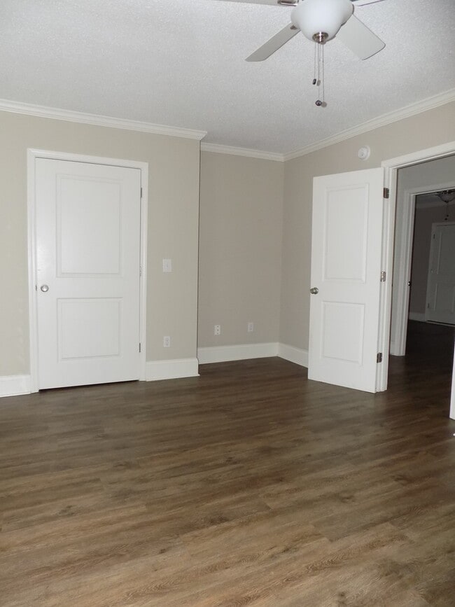 Building Photo - Short term lease in Olympia