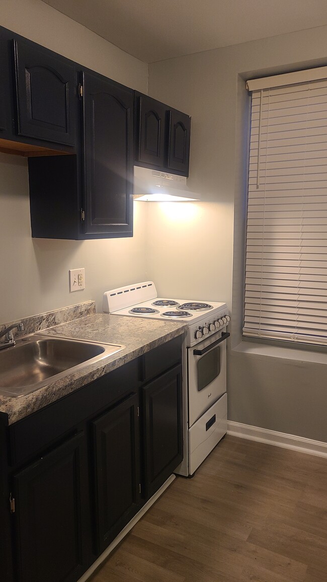 Kitchen area - 1244 N 55th St