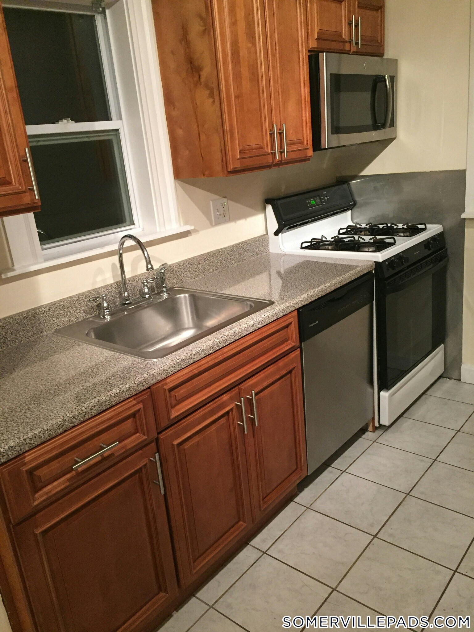 Building Photo - 6 Lincoln Ave