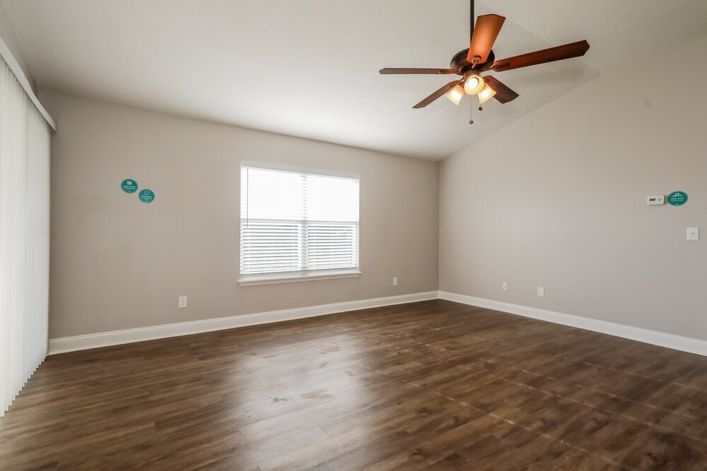 Building Photo - 3163 Pine Haven Dr