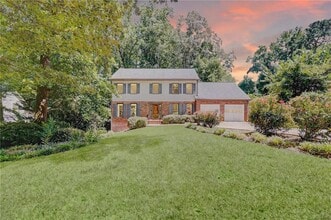 Building Photo - 1049 Seven Springs Cir NE