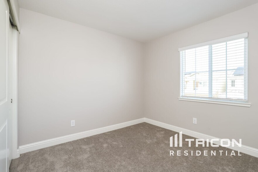 Building Photo - 2657 River Rd Ln