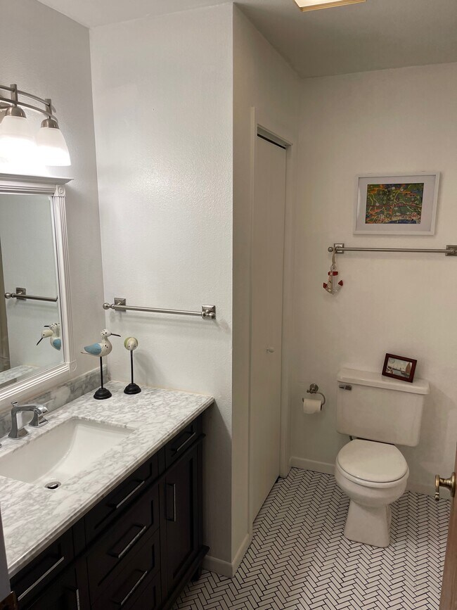 Building Photo - 3511 Jaffa Dr