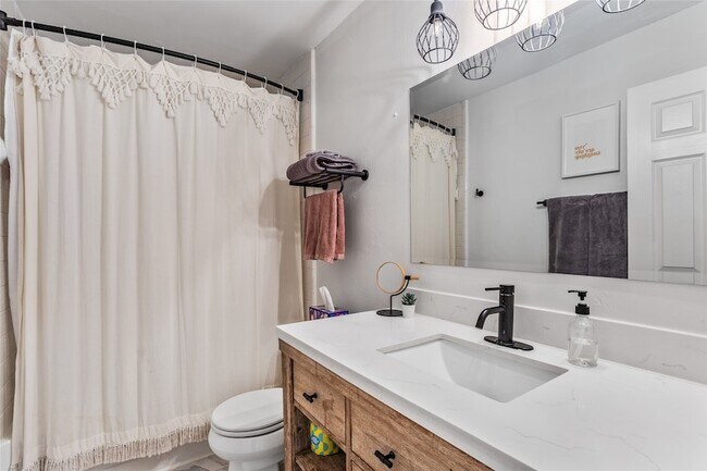 Building Photo - 5325 Cambridge Ct