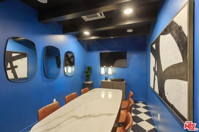 Building Photo - 1250 N Fairfax Ave