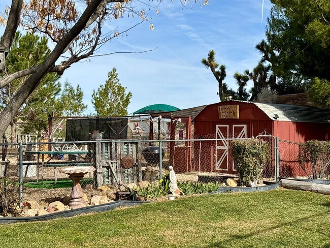 Building Photo - 4-BEDROOM 3-Bathroom FURNISHED Peaceful Country Living