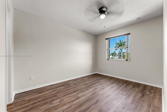 Building Photo - 1856 NE 3rd Ct