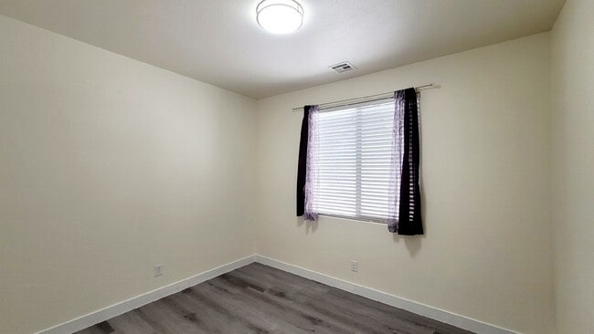 Building Photo - 8518 Genesee Ct
