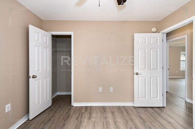 Building Photo - 1549 Majesty Loop
