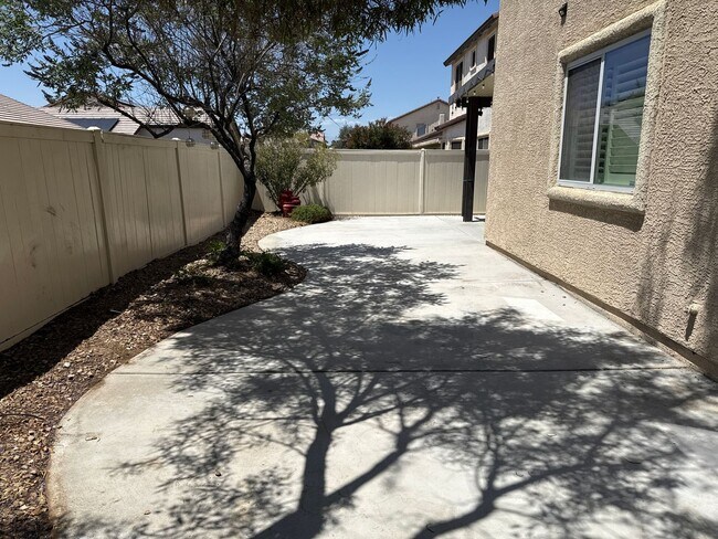 Building Photo - 3bd/bath Single Family Home!