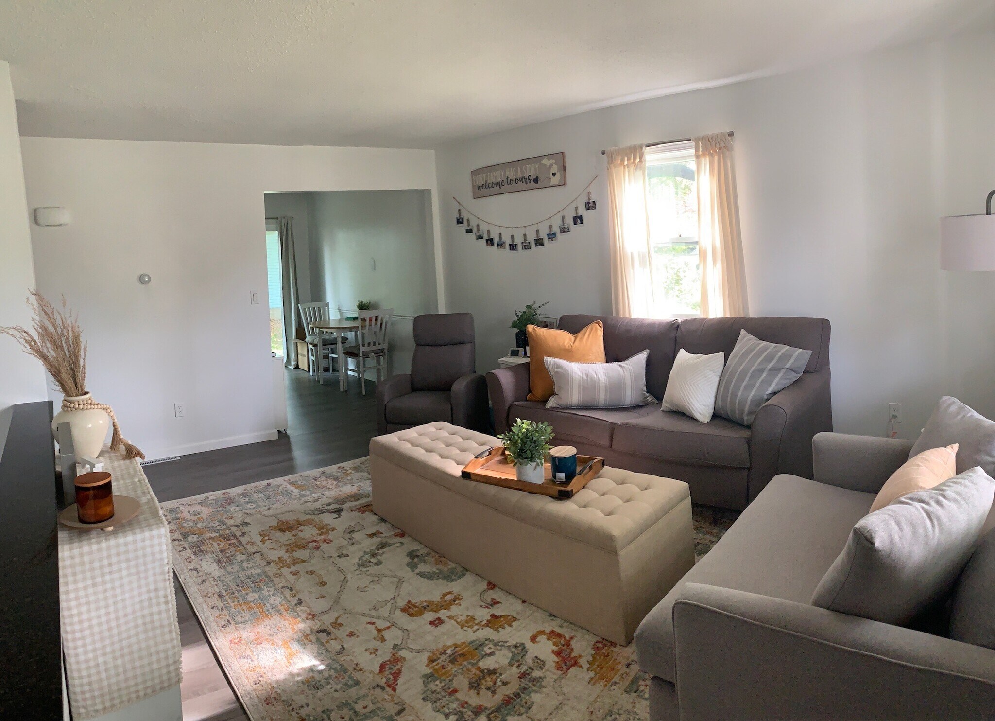 Building Photo - 806 Northlawn St NE