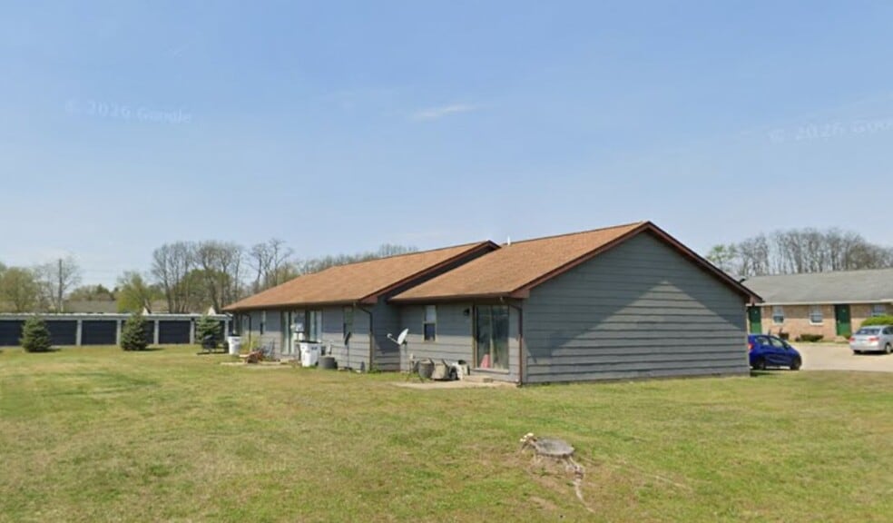 Building Photo - 8701 N Raintree Ct