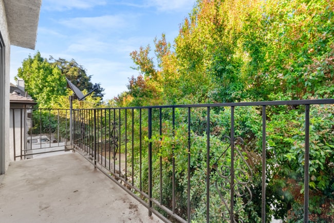 Building Photo - 5240 Whitsett Ave