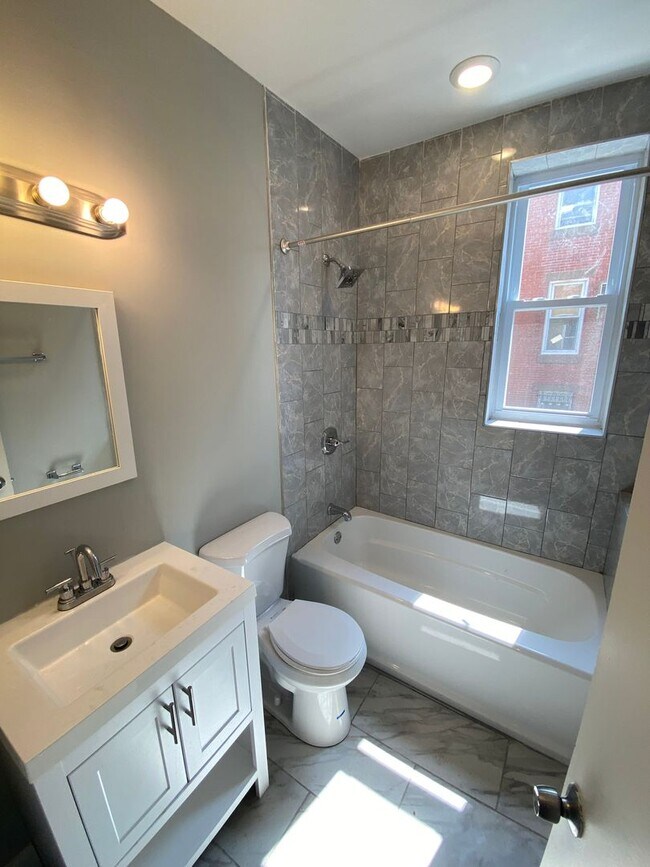 Building Photo - 1229 W Porter St