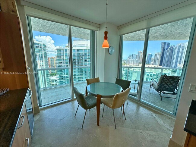 Building Photo - 16500 Collins Ave