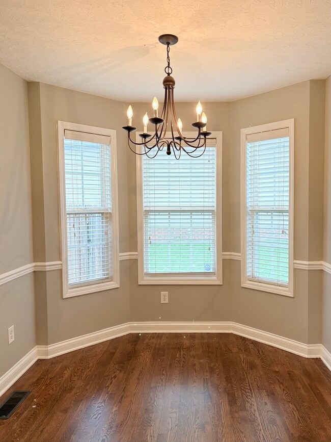 Building Photo - 3372 Fair Oaks Cir