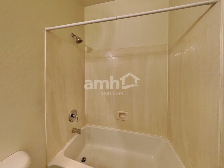 Building Photo - 6808 W Ridgeline Rd