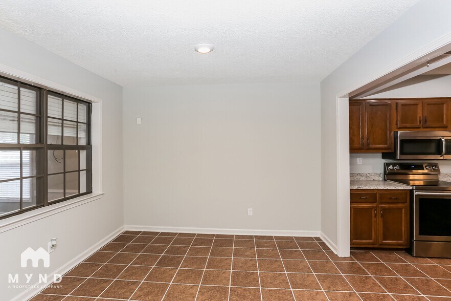 Building Photo - 6827 Starkenburg Ln