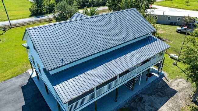 Building Photo - 7211 Bay Crest Rd