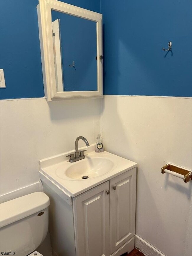 Building Photo - 122 Buffalo Ave