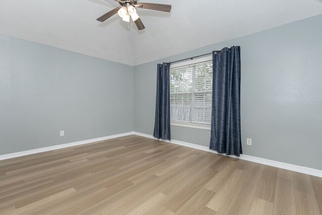 Building Photo - Freshly Renovated Rental Property