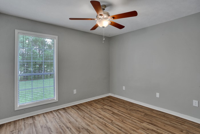 Building Photo - 170 Oak Grove Dr