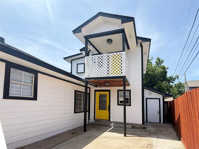 Building Photo - 2104 Madera St