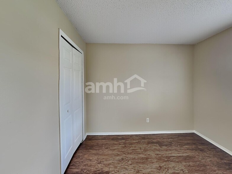 Building Photo - 12125 Buffington Ln