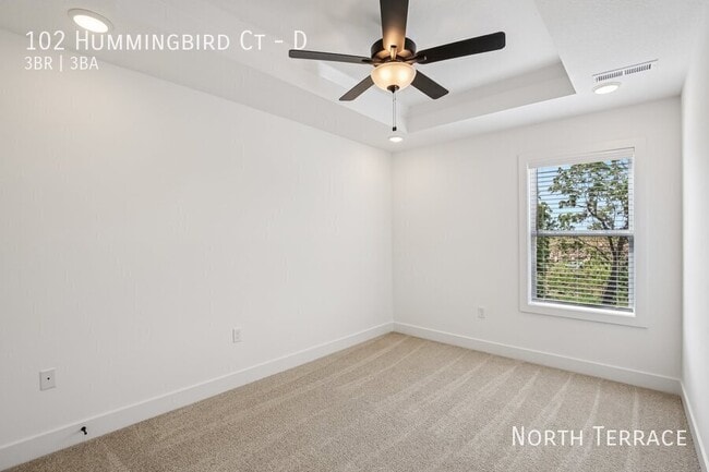 Building Photo - 102 Hummingbird Ct