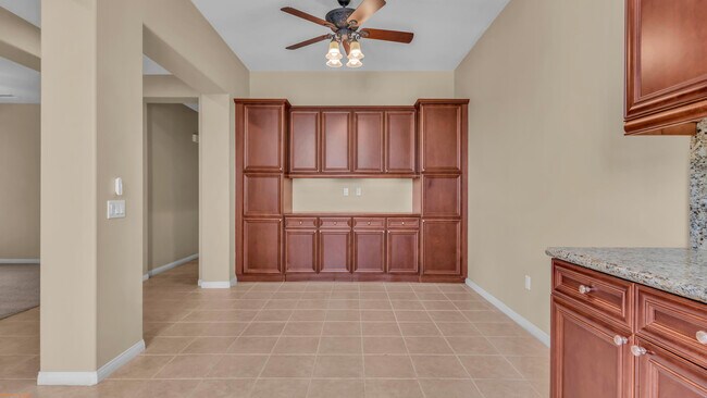 Building Photo - 1021 Via Fortuna