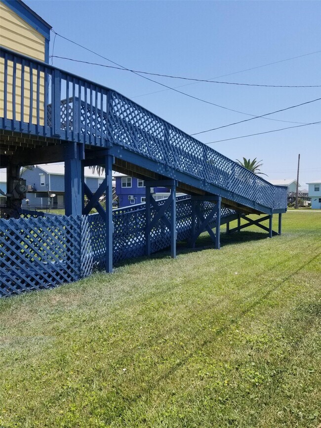 Building Photo - 4215 Hardin Dr