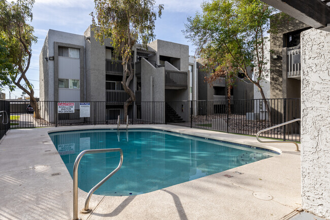 Building Photo - The Pacifica - 1 & 2 bedrooms units - wash...