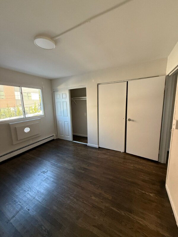 Building Photo - 473 Park Ave