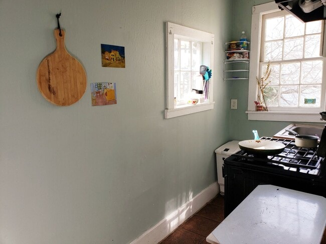 Building Photo - 229 Rutledge Ave