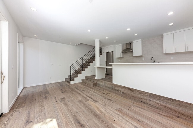 Building Photo - 275 Castro St