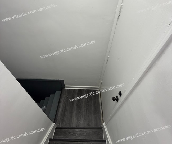 Building Photo - Newly Renovated 2-Bedroom • 1-Bathroom Home