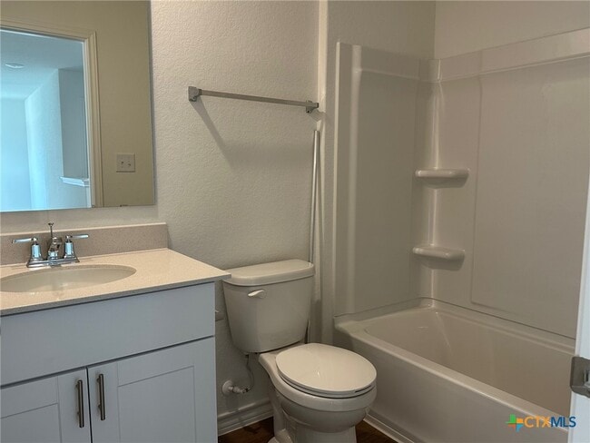 Building Photo - 945 Heartseed Ave