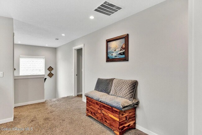 Building Photo - Coeur d'Alene Place – 3 Bed, 2.5 Bath Home...
