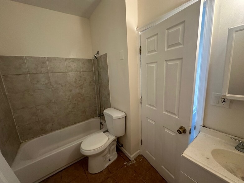 Building Photo - 3426 N Bouvier St