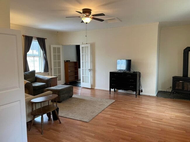 Building Photo - 340 NH-45