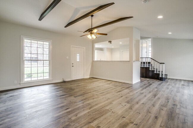Building Photo - Fully Remodeled 3 Bed, 2 Bath Home in River Oaks w/ Basement- 76114