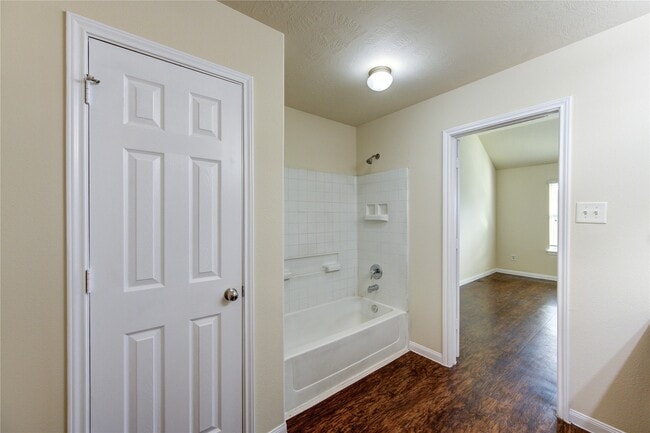 Building Photo - 15531 Kiplands Bend Dr
