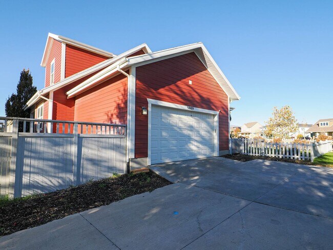 Building Photo - Beautiful House in Excellent Daybreak Loca...