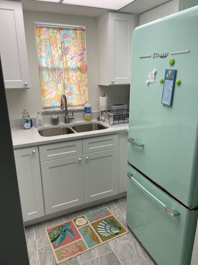 Building Photo - Venice, FL 1BD + Den/2BA Condo in Sea Villas