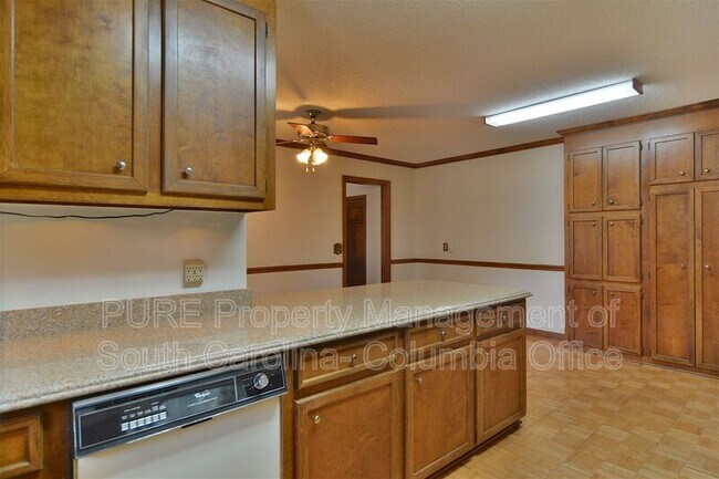 Building Photo - 517 Sparkleberry Ln