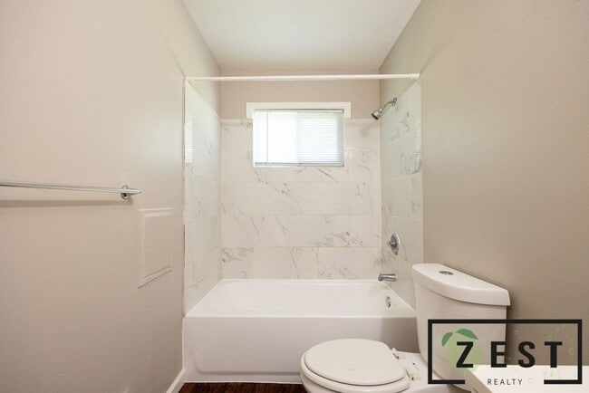 Building Photo - OPEN HOUSE- 3/5! 4PM-430PM!3 BED 1 BATH HOME