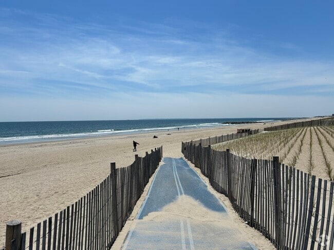 Building Photo - 130 Beach 98th St