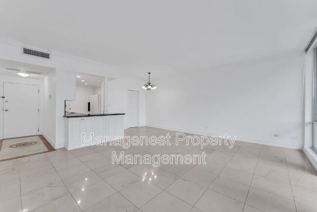 Building Photo - 700 Biltmore Way