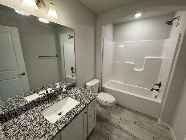 Building Photo - 4401 W Havana Ave